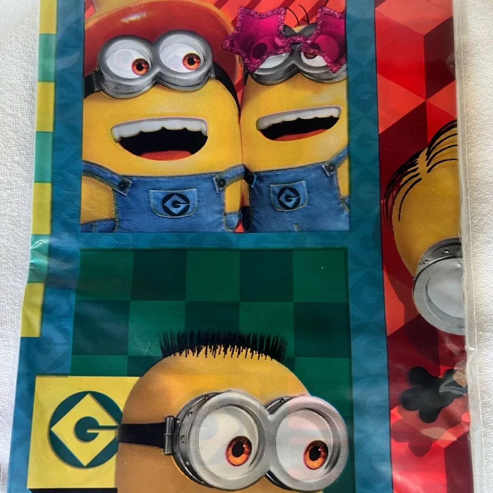 Universal Minions Tablecover - Blue and Yellow